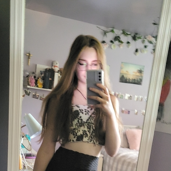 Meet your Posher, Kira - Picture 5 of 7